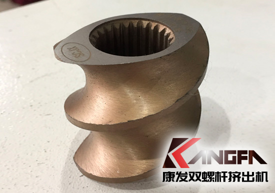 康發(fā)雙螺桿擠出機(jī)新一代螺紋套現(xiàn)已批量生產(chǎn)，請(qǐng)認(rèn)準(zhǔn)scjx激光防偽商標(biāo)。