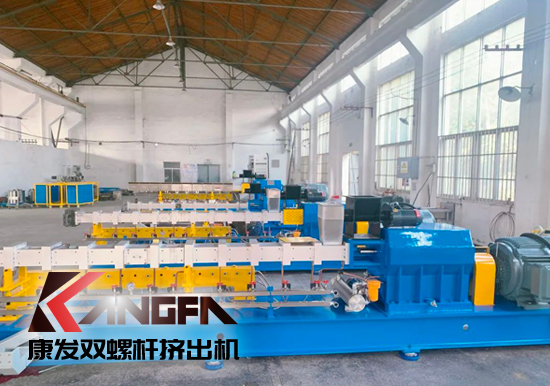 抗高溫戰(zhàn)酷暑，掀起生產(chǎn)熱潮——康發(fā)雙螺桿造粒機(jī)生產(chǎn)車間高溫“烤”驗(yàn)不服“暑”